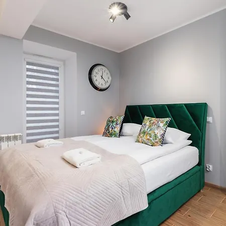 Underground Kielecka Rondo Mogilskie By Renters