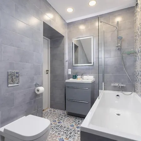 Underground Kielecka Rondo Mogilskie By Renters קרקוב