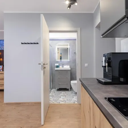 Underground Kielecka Rondo Mogilskie By Renters * קרקוב