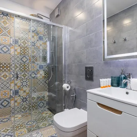 Underground Kielecka Rondo Mogilskie By Renters Apartman